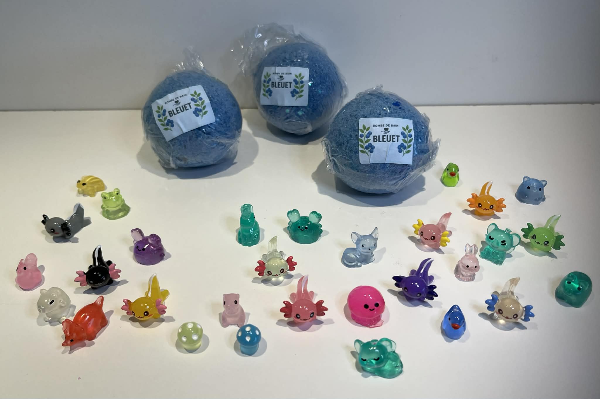 Bombe de bain SURPRISE - 135g avec un jouet caché