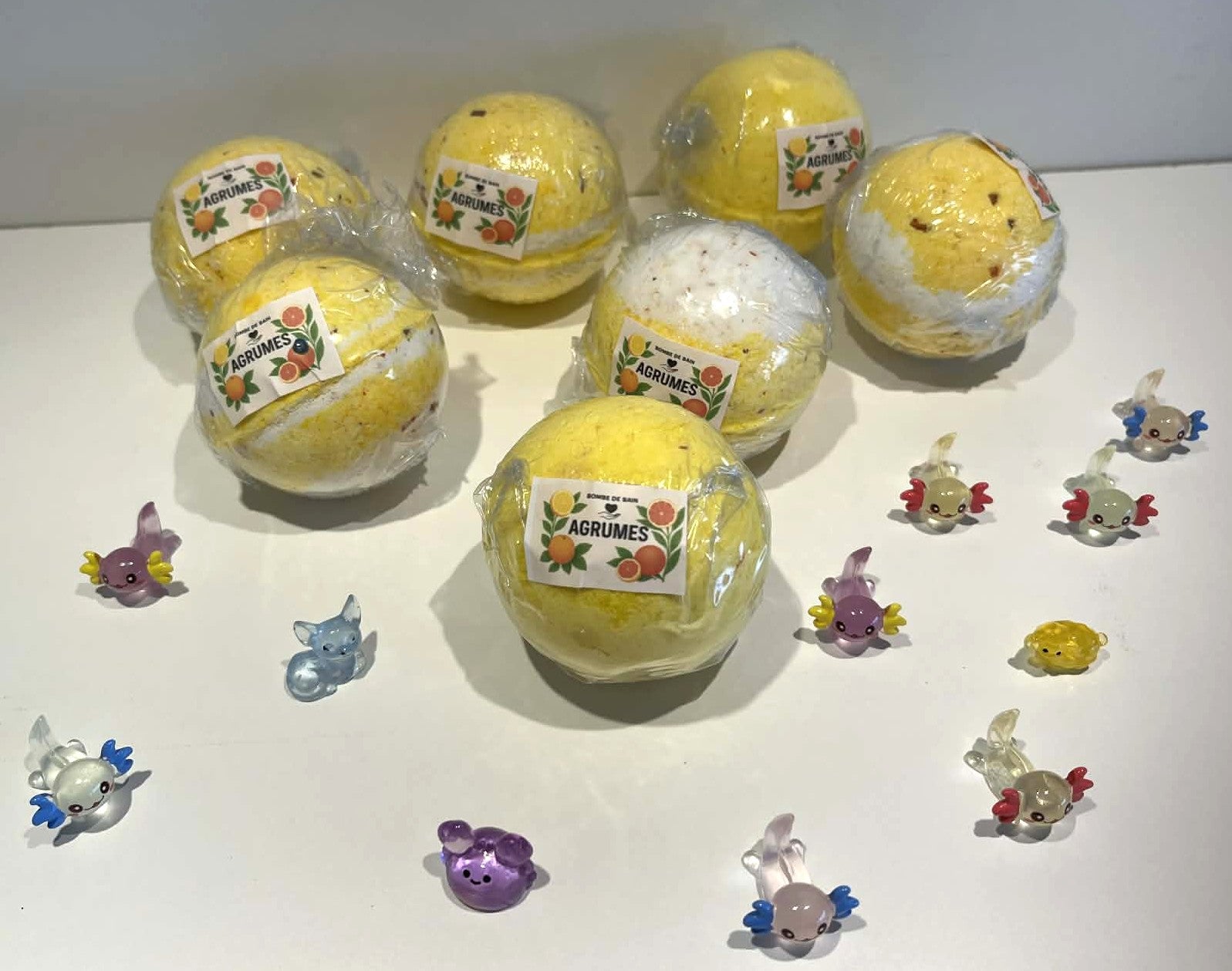 Bombe de bain SURPRISE - 135g avec un jouet caché